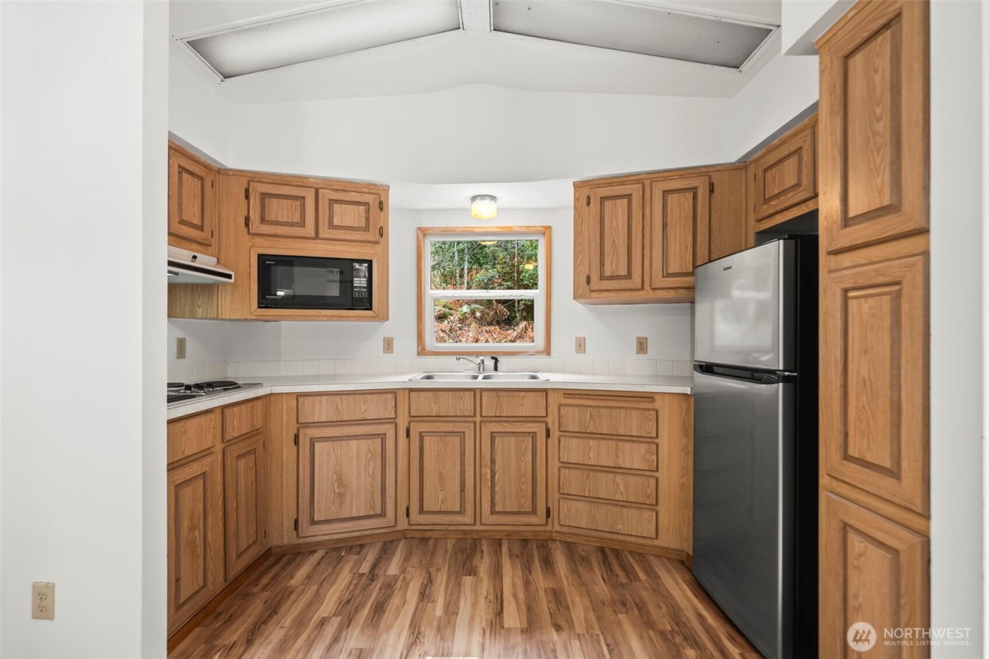 61 N Cresthill Way , Hoodsport, WA 98548