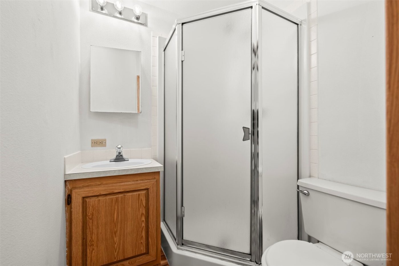 61 N Cresthill Way , Hoodsport, WA 98548