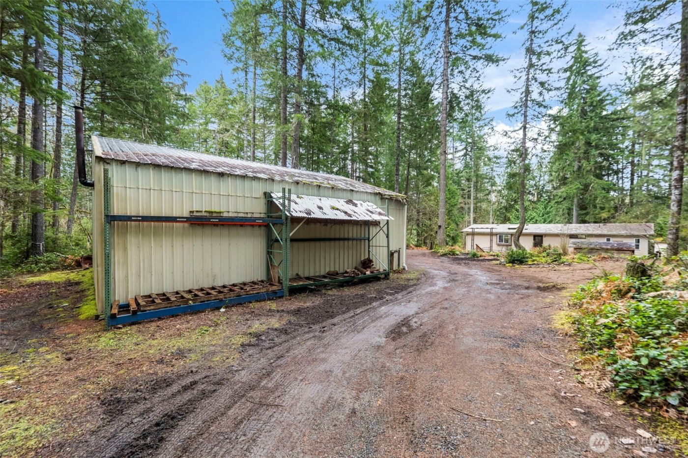 61 N Cresthill Way , Hoodsport, WA 98548
