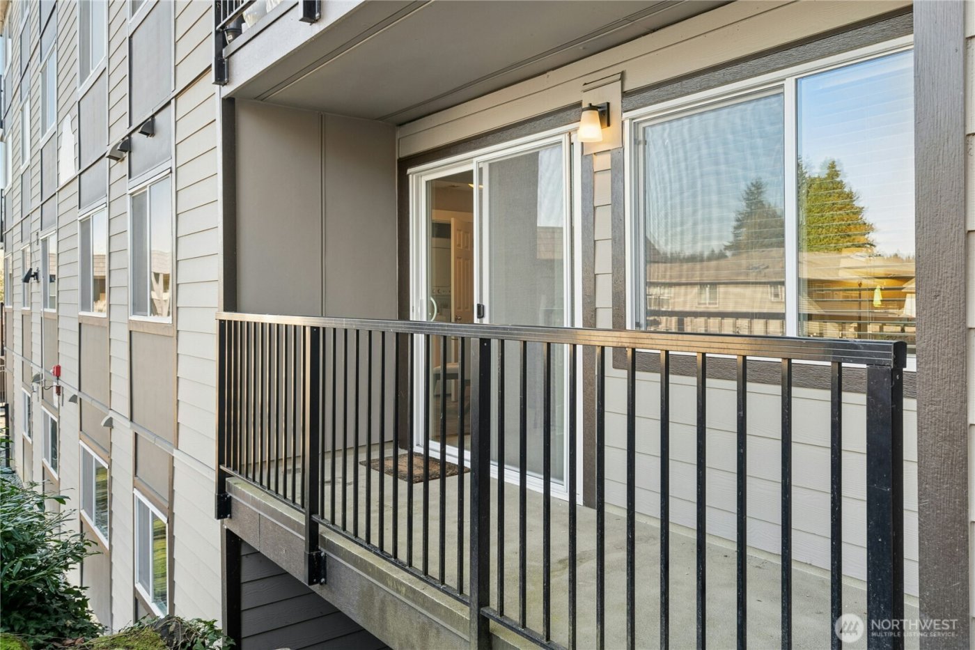 9515 NE 180th Street #C101, Bothell, WA 98011-7906