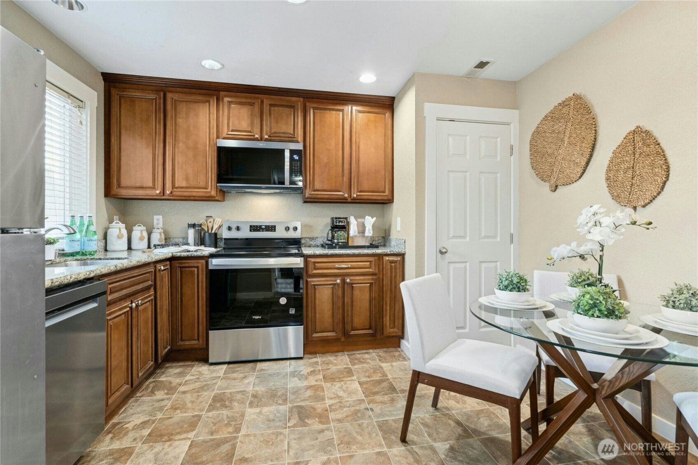 9515 NE 180th Street #C101, Bothell, WA 98011-7906