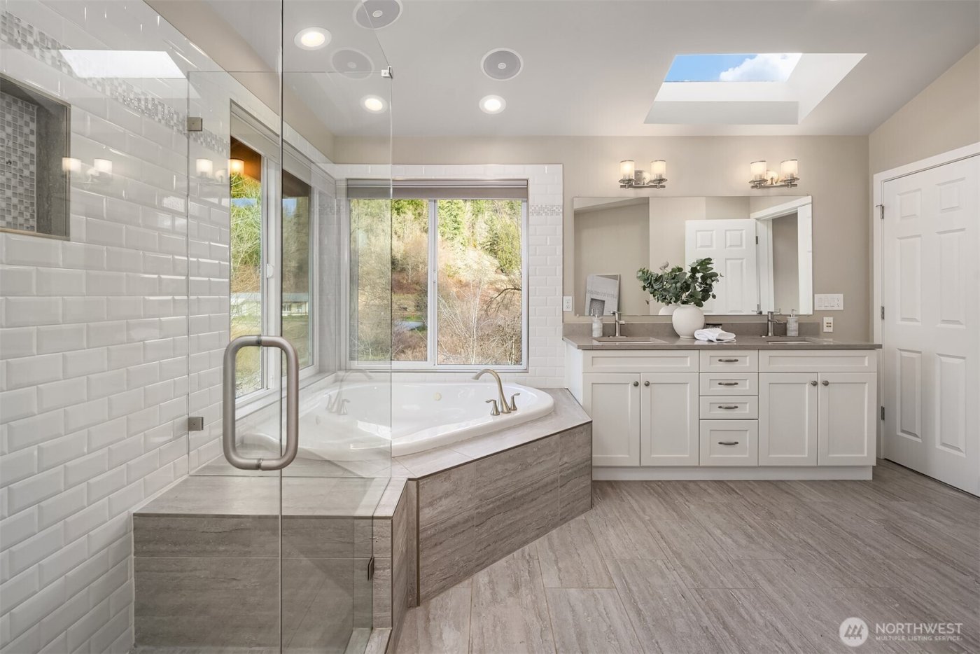 8202 196th Avenue NE, Redmond, WA 98053