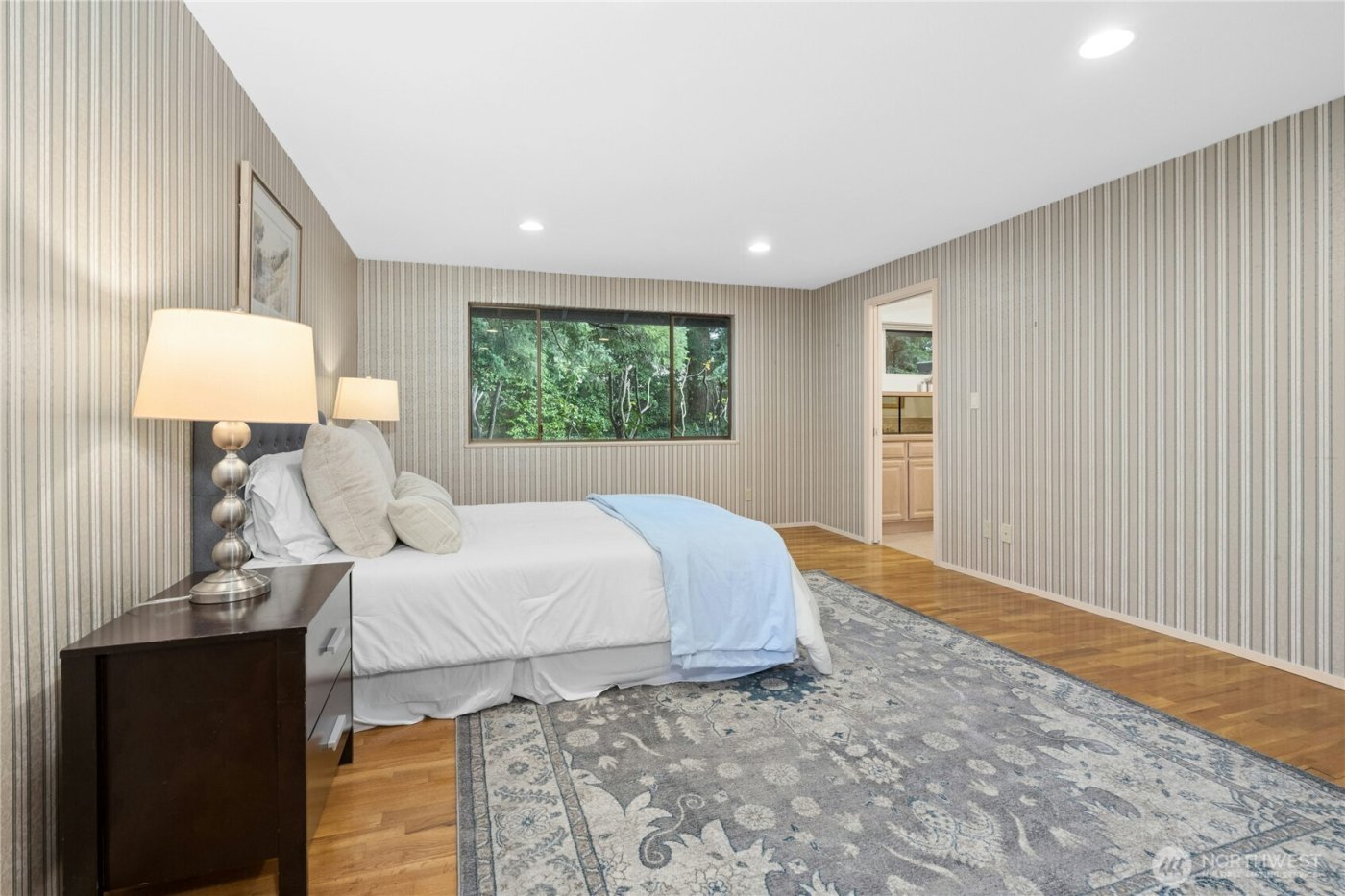 1912 161st Avenue NE, Bellevue, WA 98008