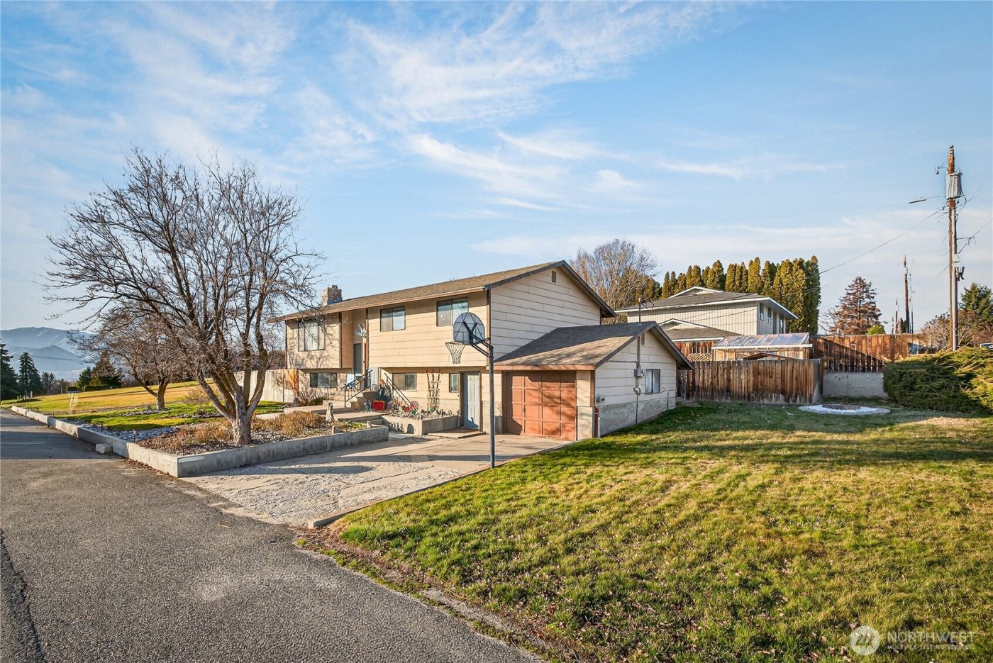 2149 NE 1st Street , East Wenatchee, WA 98802-1111