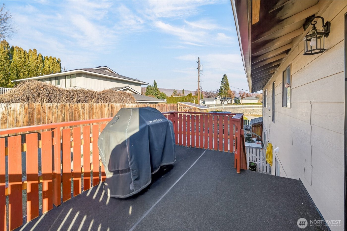 2149 NE 1st Street , East Wenatchee, WA 98802-1111