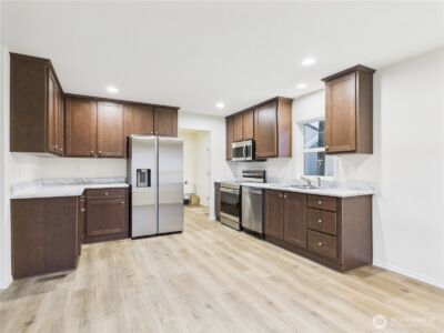 19 B S Garden Avenue , Rock Island, WA 98850 - Photo 4