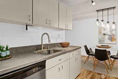 10501 8th Avenue NE #406, Seattle, WA 98125 - Photo 12