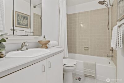 10501 8th Avenue NE #406, Seattle, WA 98125 - Photo 19