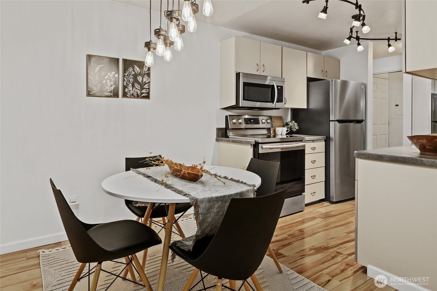 10501 8th Avenue NE #406, Seattle, WA 98125