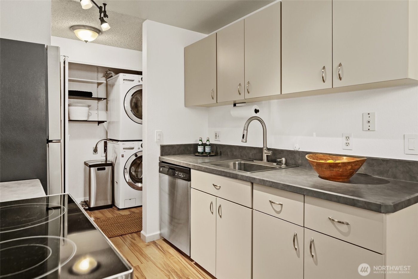 10501 8th Avenue NE #406, Seattle, WA 98125