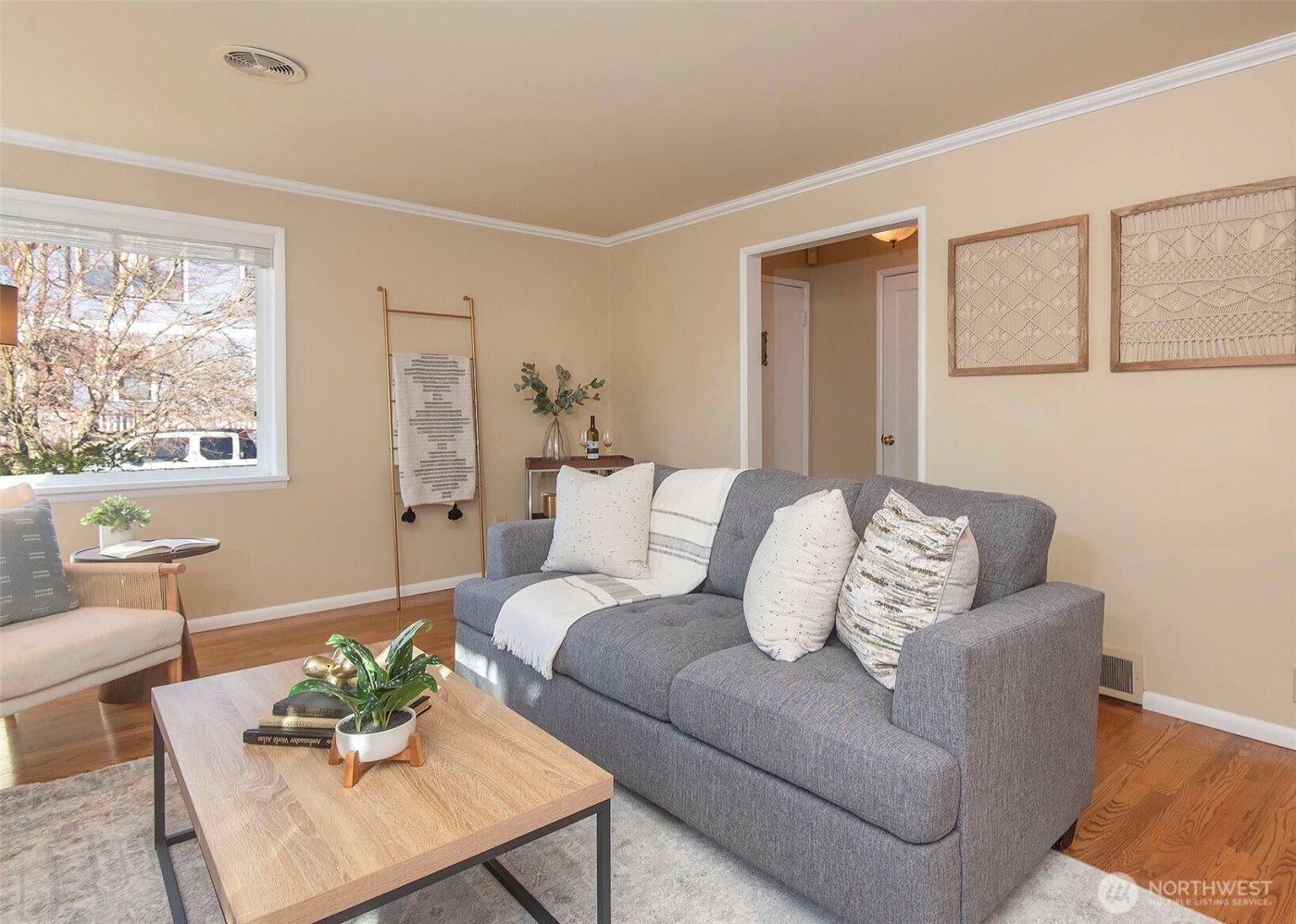 865 NW 75th Street , Seattle, WA 98117