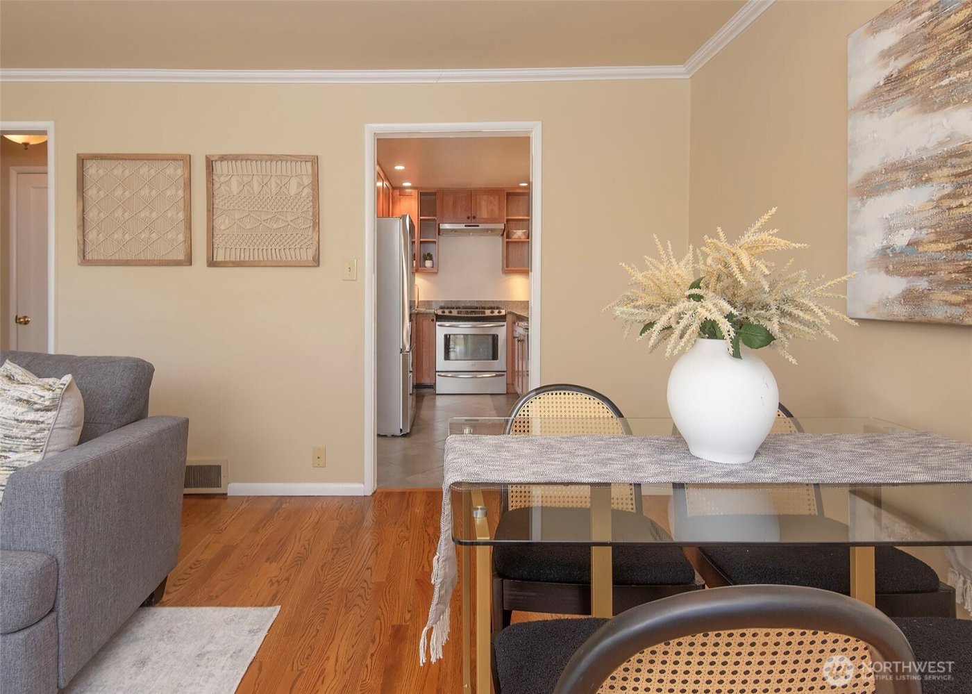 865 NW 75th Street , Seattle, WA 98117