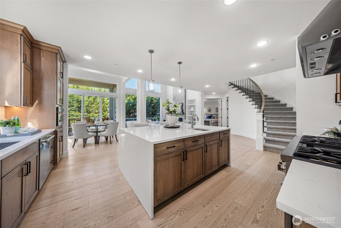 11262 SE 61st Place , Bellevue, WA 98006