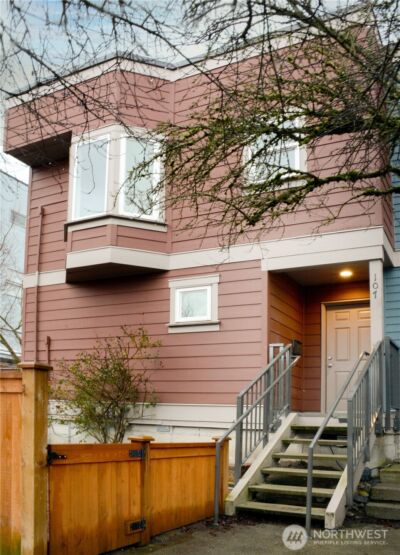 107 16th Avenue #107, Seattle, WA 98122-5610