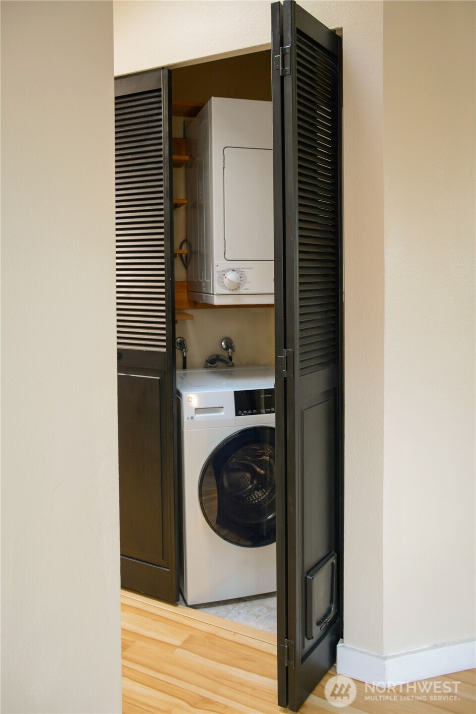 107 16th Avenue #107, Seattle, WA 98122-5610