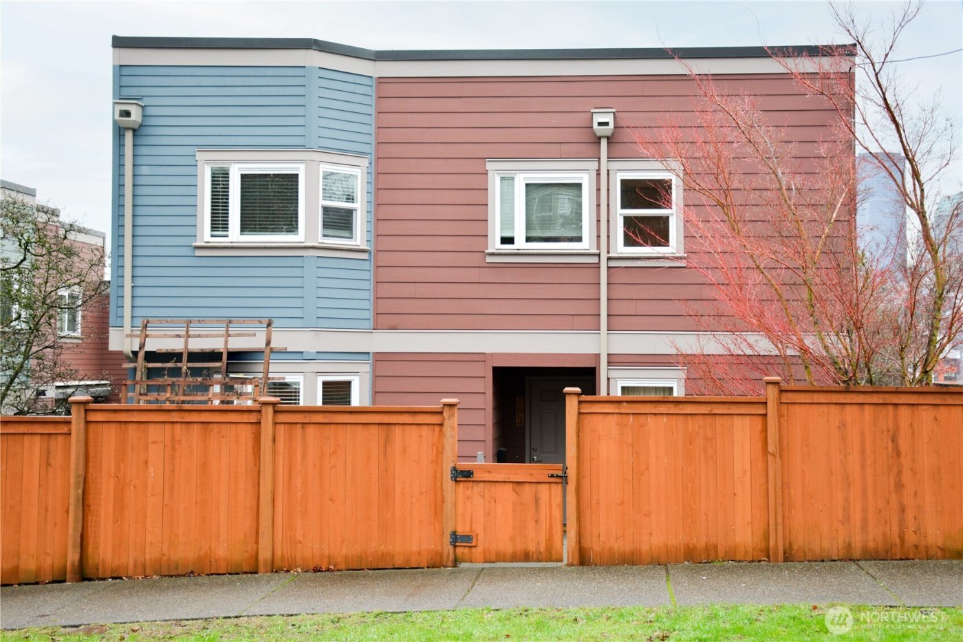 107 16th Avenue #107, Seattle, WA 98122-5610