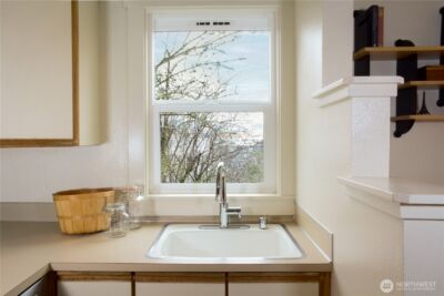 107 16th Avenue #107, Seattle, WA 98122-5610 - Photo 10