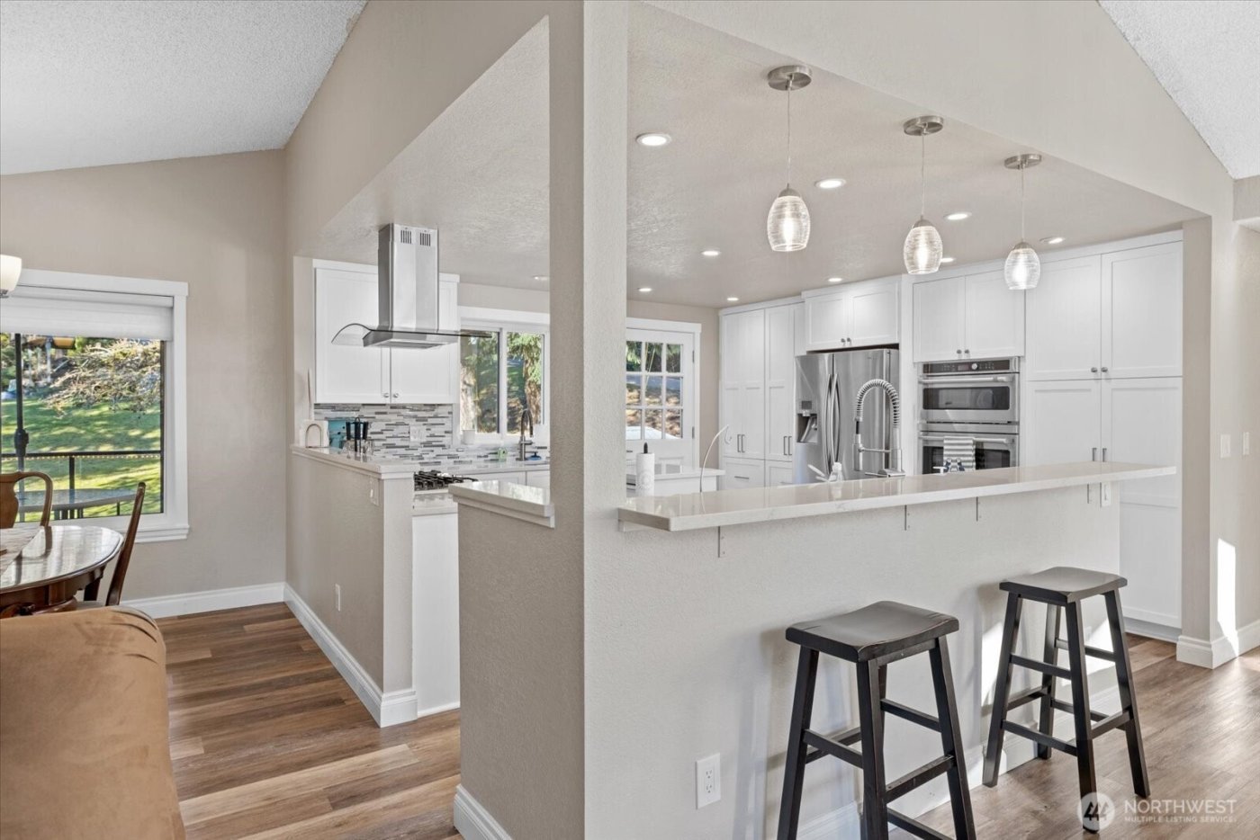 3718 NE 189th Place , Lake Forest Park, WA 98155