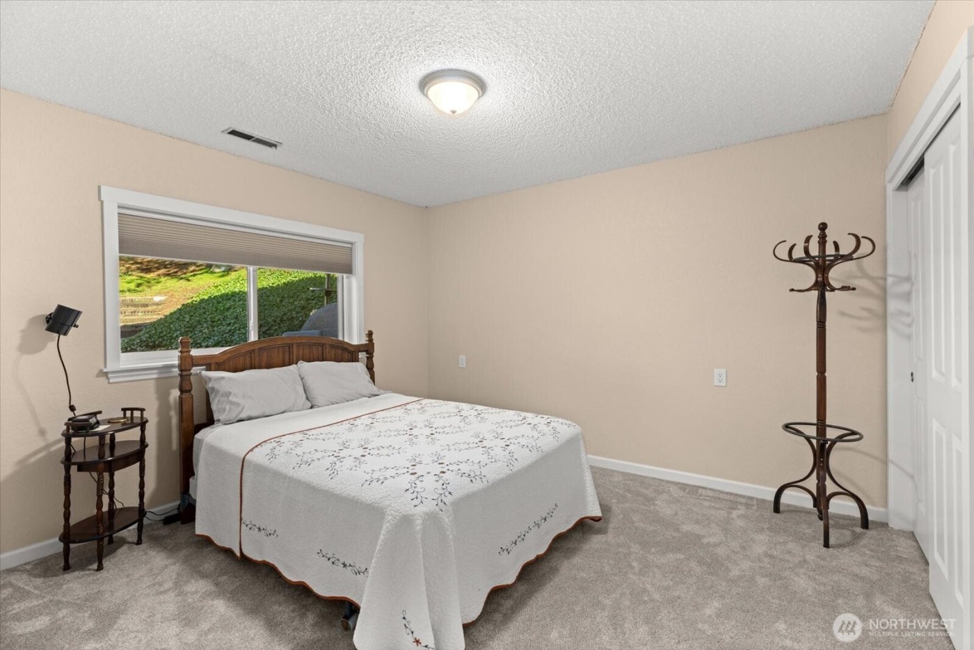 3718 NE 189th Place , Lake Forest Park, WA 98155