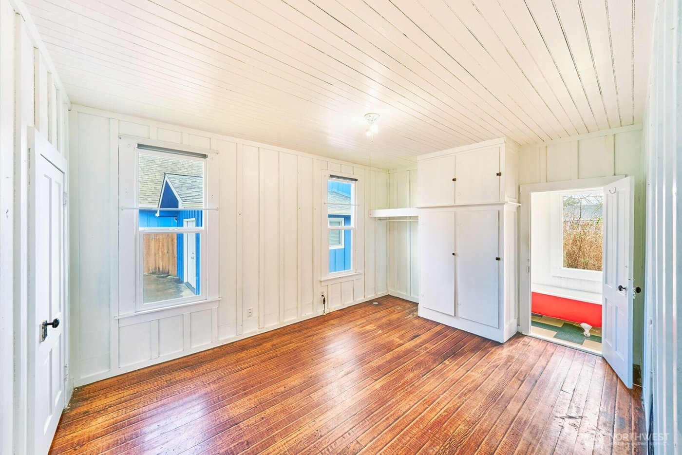 4302 L Place , Seaview, WA 98644