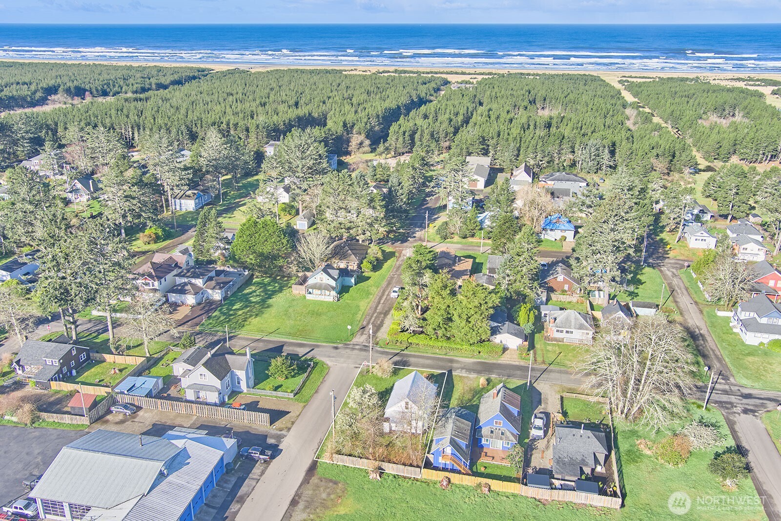 4302 L Place , Seaview, WA 98644