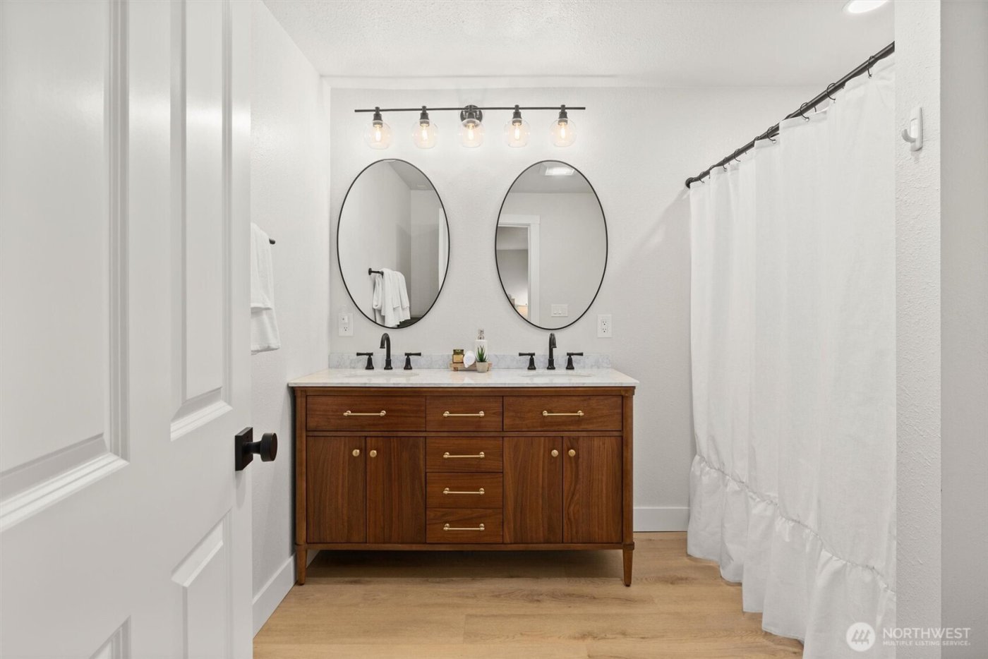 16046 179th Place NE, Woodinville, WA 98072