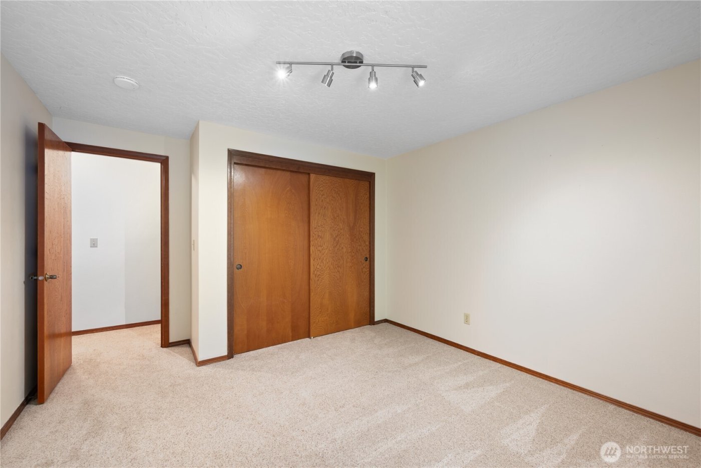 4415 Poplar Way , Longview, WA 98632