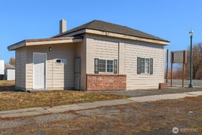 127 W Locust St , Waterville, WA 98858