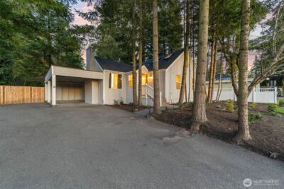 12250 Densmore Avenue N, Seattle, WA 98133 - Photo 2