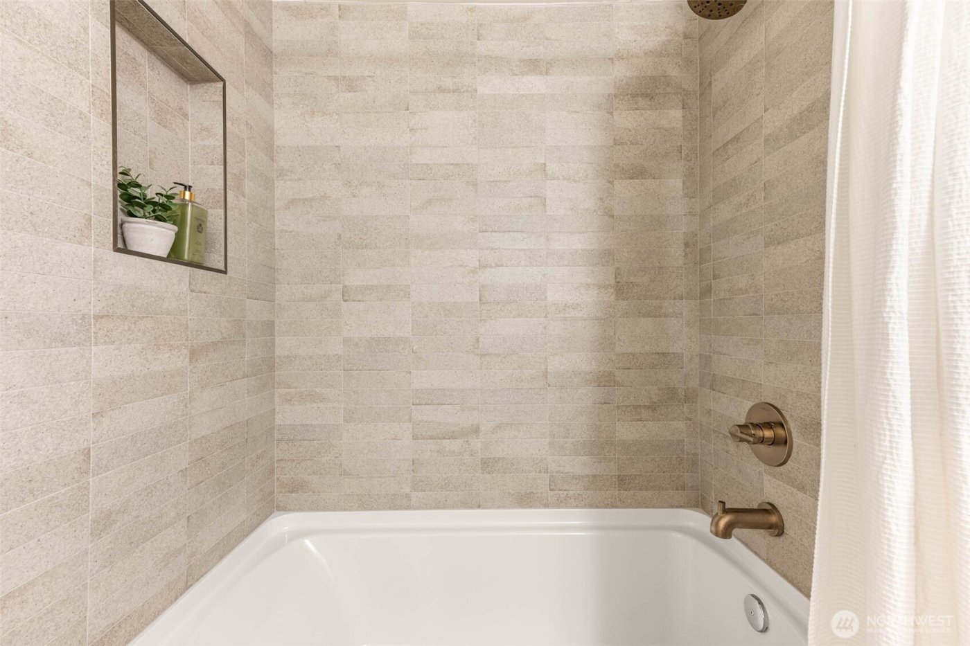 12250 Densmore Avenue N, Seattle, WA 98133