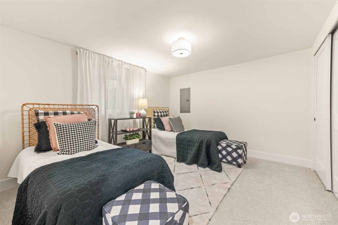 12250 Densmore Avenue N, Seattle, WA 98133