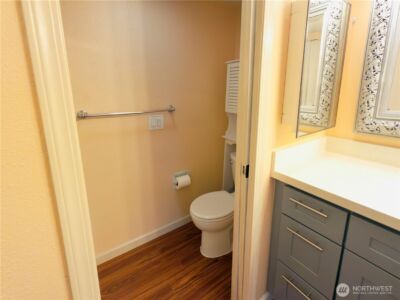 4717 W Lake Sammamish Pkwy SE #C305, Sammamish, WA 98027 - Photo 15