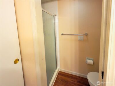 4717 W Lake Sammamish Pkwy SE #C305, Sammamish, WA 98027 - Photo 16