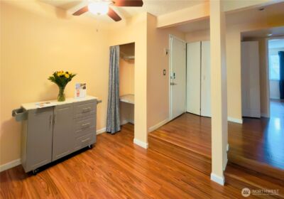 4717 W Lake Sammamish Pkwy SE #C305, Sammamish, WA 98027 - Photo 4