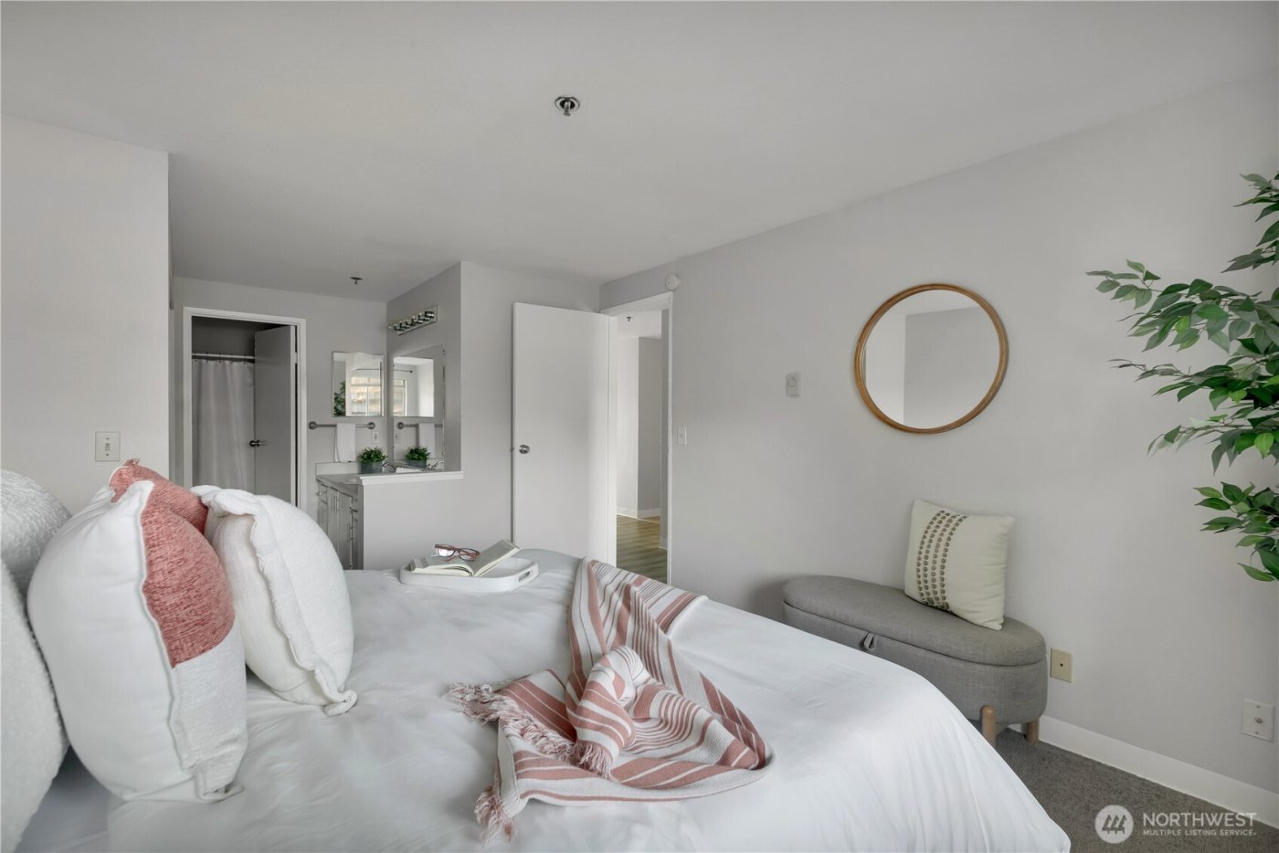 28610 16th Avenue S #303, Federal Way, WA 98003