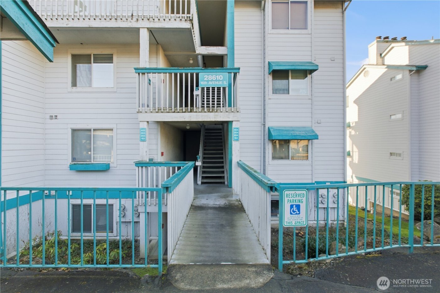 28610 16th Avenue S #303, Federal Way, WA 98003