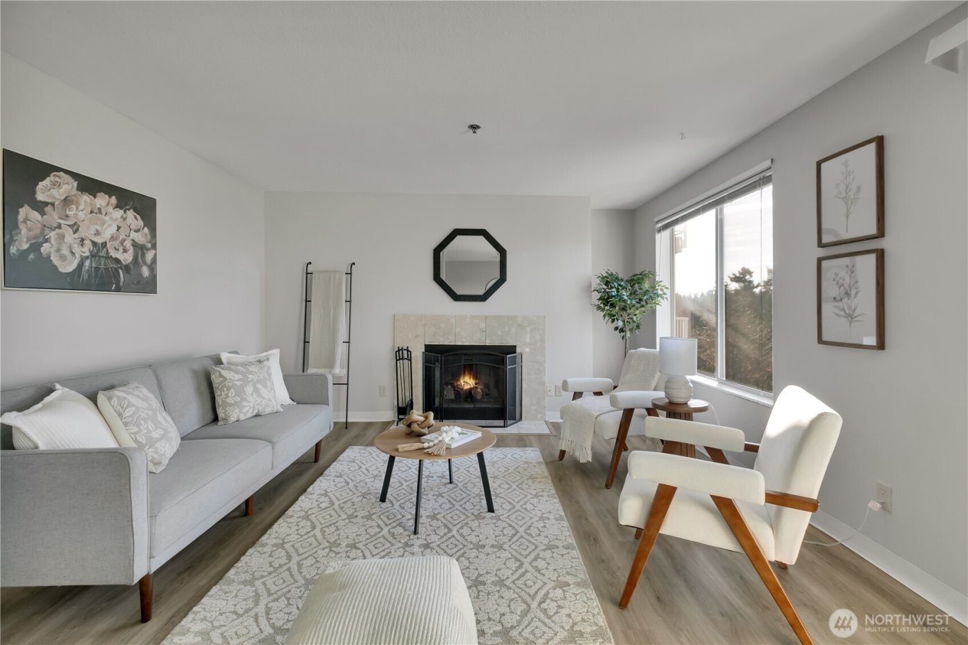 28610 16th Avenue S #303, Federal Way, WA 98003