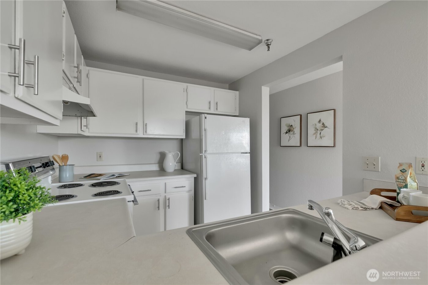 28610 16th Avenue S #303, Federal Way, WA 98003