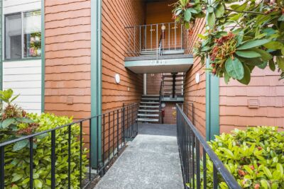 7310 N Skyview Lane #J-301, Tacoma, WA 98406