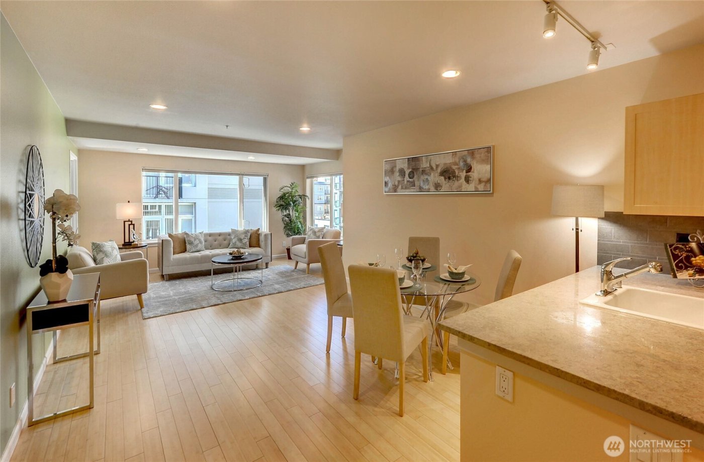 2717 Western Avenue #522, Seattle, WA 98121