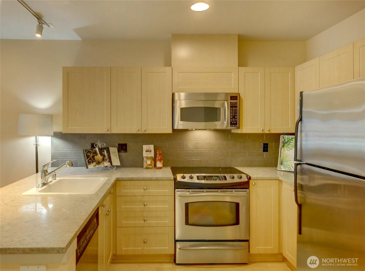 2717 Western Avenue #522, Seattle, WA 98121