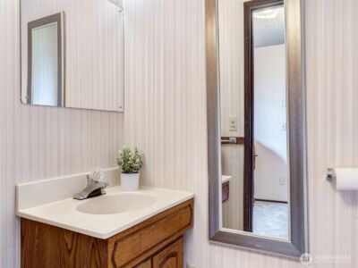 10010 NW 15th Avenue , Vancouver, WA 98685 - Photo 32