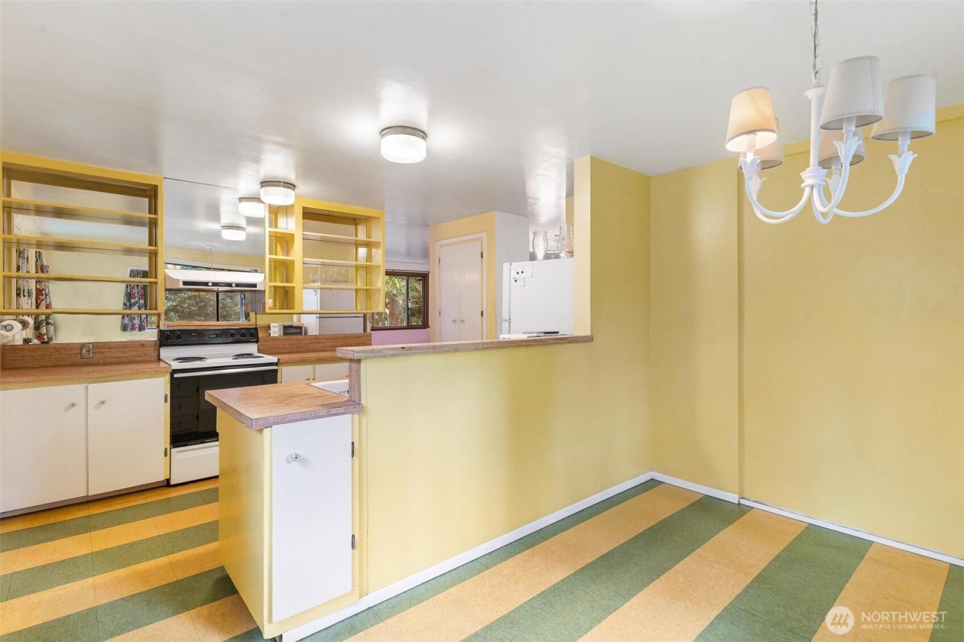 13758 Palatine Avenue N, Seattle, WA 98133