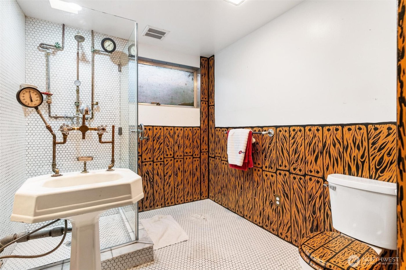 13758 Palatine Avenue N, Seattle, WA 98133