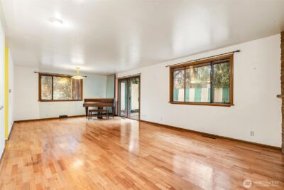 13758 Palatine Avenue N, Seattle, WA 98133 - Photo 10