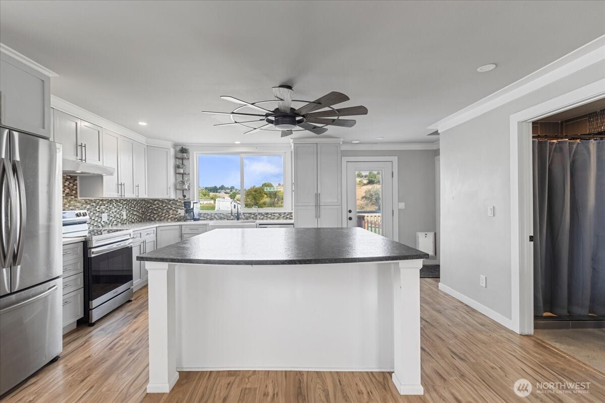 770 Lancaster Road , Selah, WA 98242