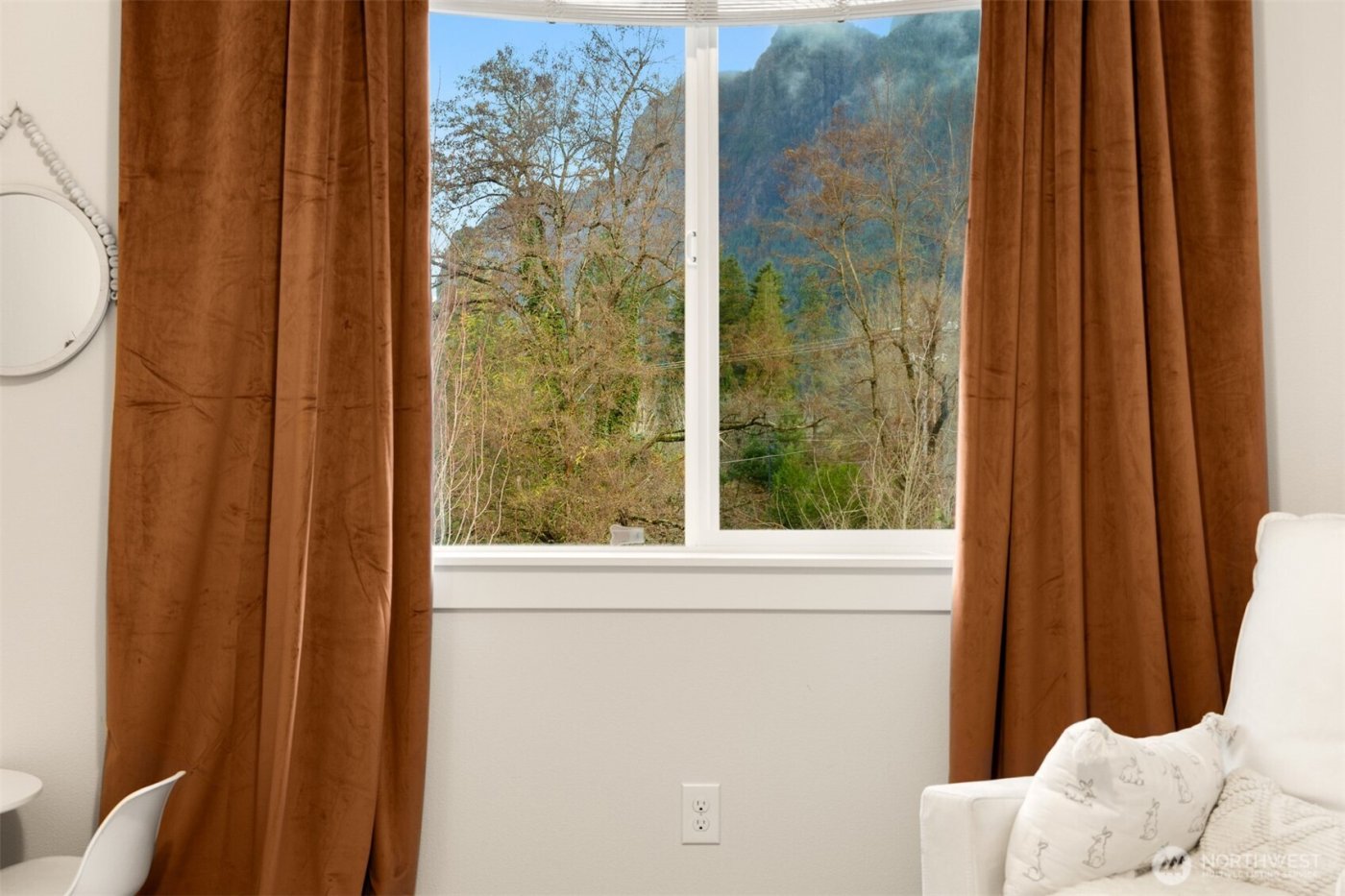 622 Mt Teneriffe Drive SE, North Bend, WA 98045