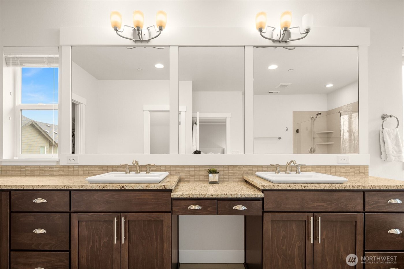 622 Mt Teneriffe Drive SE, North Bend, WA 98045