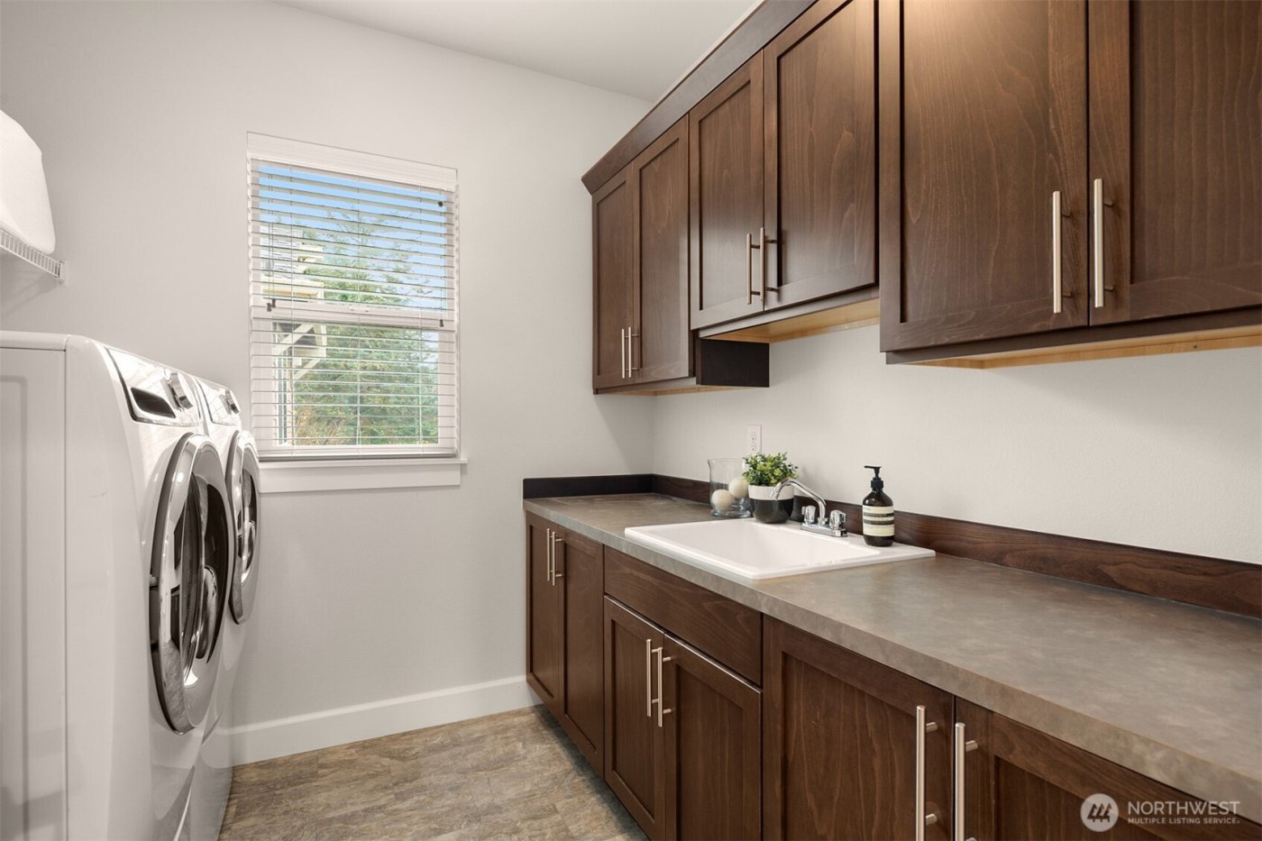 622 Mt Teneriffe Drive SE, North Bend, WA 98045