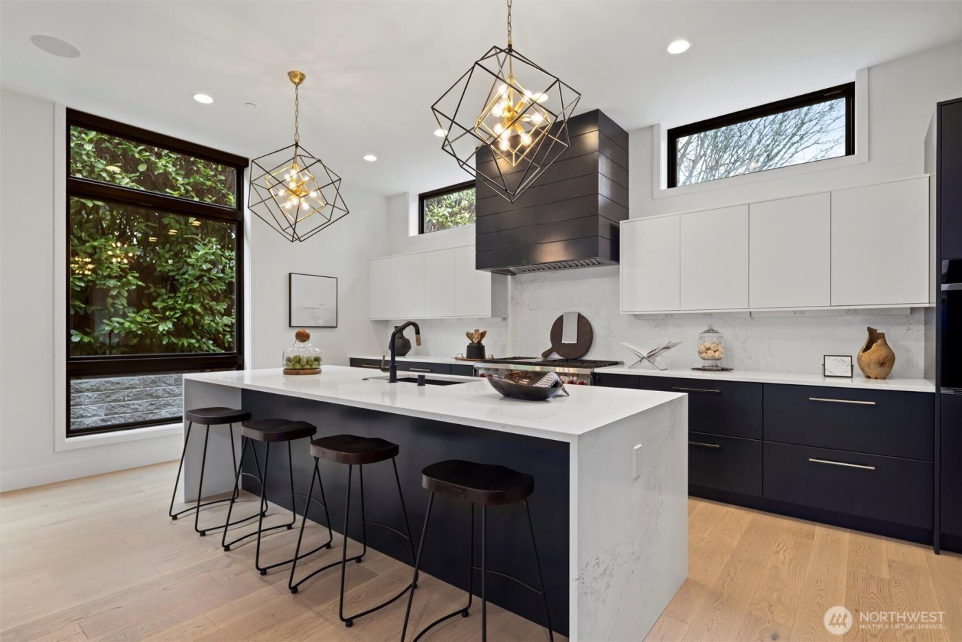 4605 108th Avenue NE, Kirkland, WA 98033